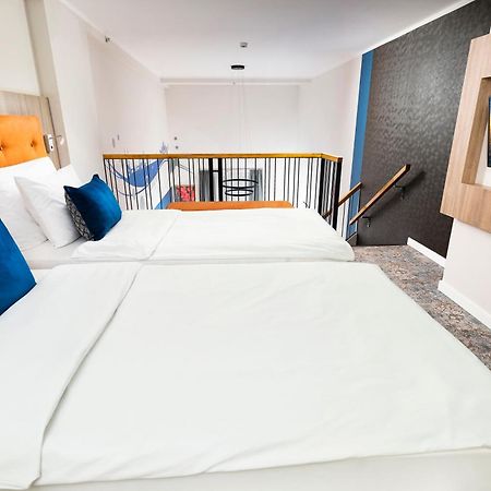 เดอะ ทรี คอร์เนอร์ ไลฟ์สไตล์ โฮเต็ล Hotel บูดาเปสต์ ภายนอก รูปภาพ