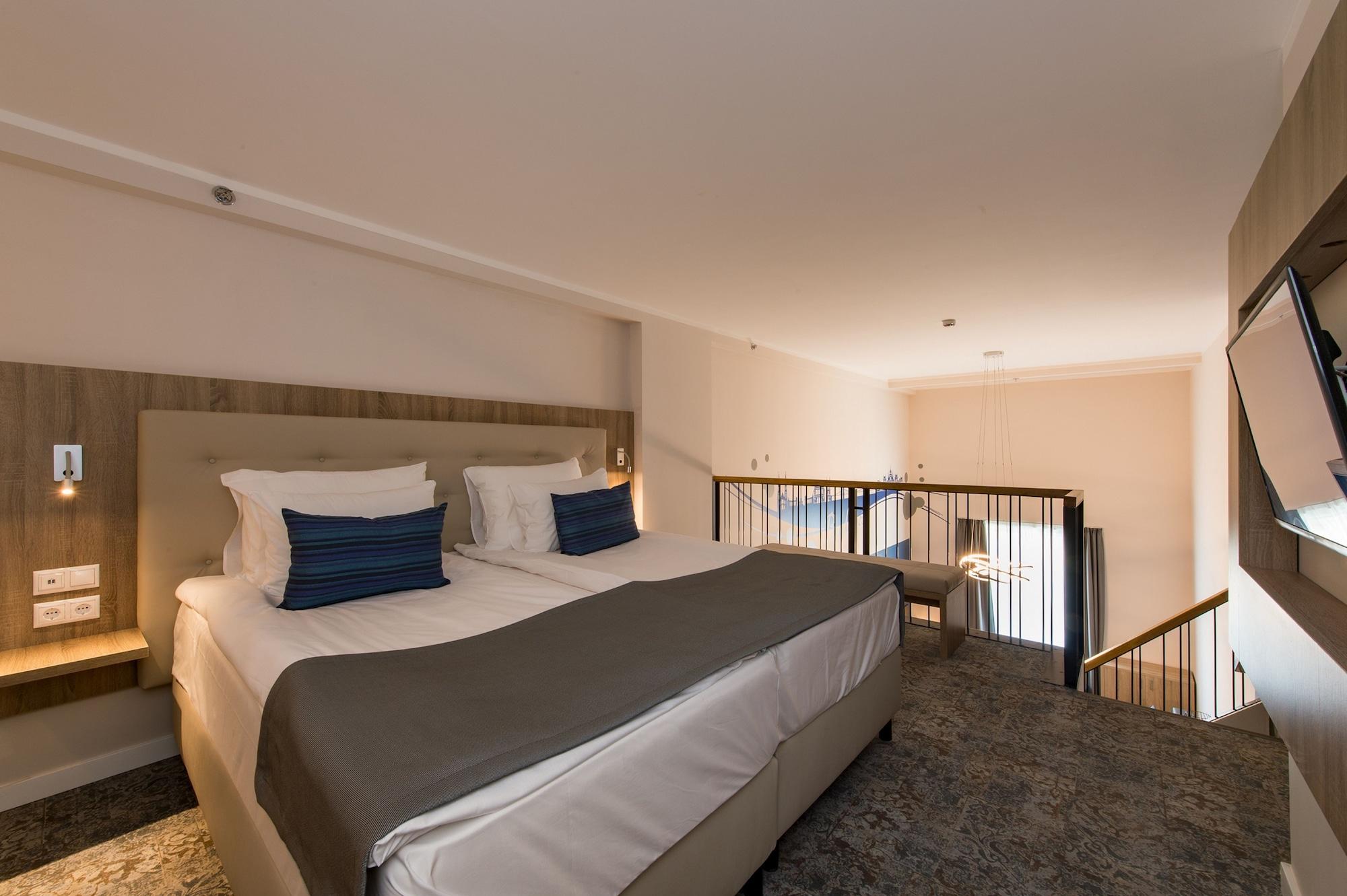 เดอะ ทรี คอร์เนอร์ ไลฟ์สไตล์ โฮเต็ล Hotel บูดาเปสต์ ภายนอก รูปภาพ